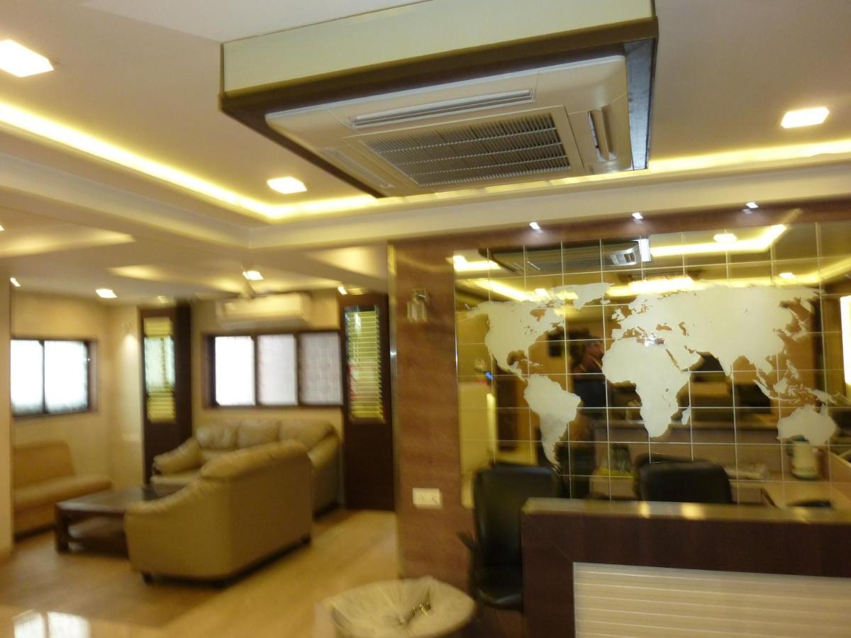 Hotel Orient Palace Mumbai Exterior photo