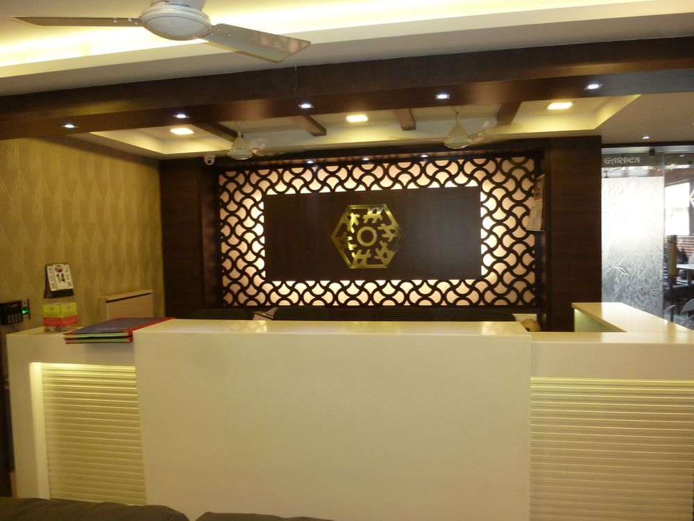 Hotel Orient Palace Mumbai Exterior photo